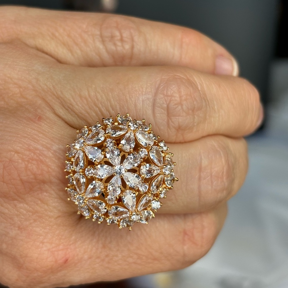Swarovski Crystals Gold Flower Dome Ring - Picture 9 of 9